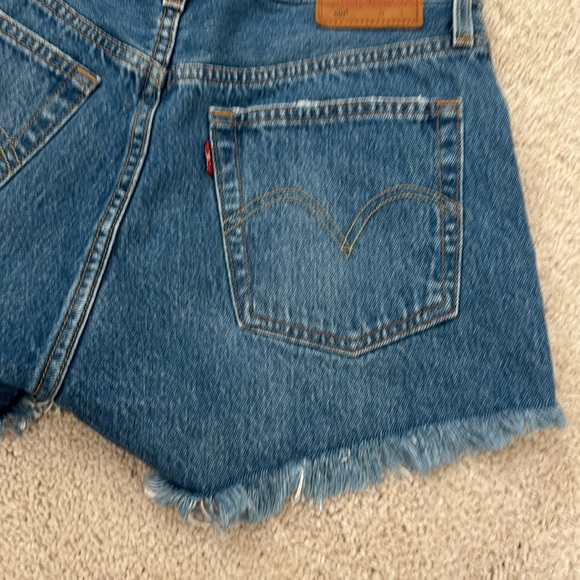 Levi’s 501 Original Cutoff Denim Short Size 26 - Picture 12 of 13
